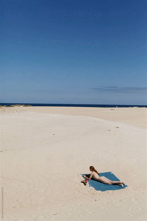 beach naked babes